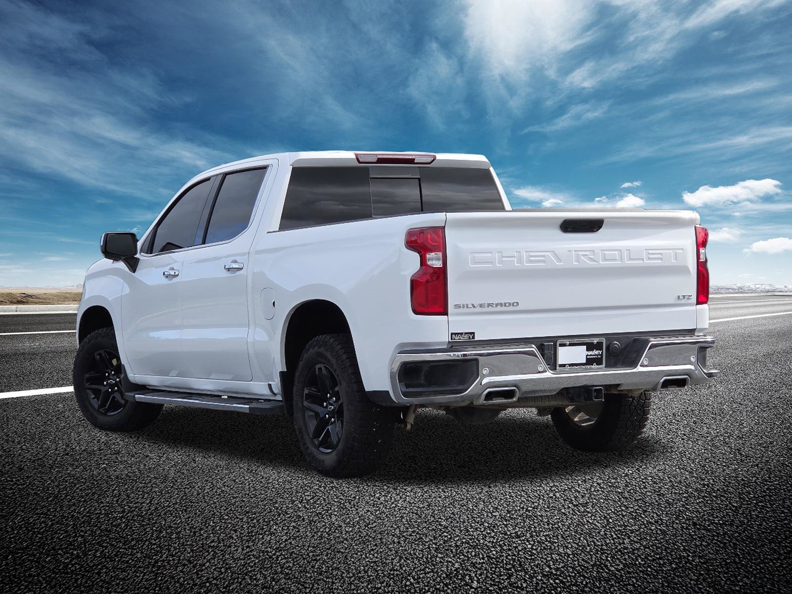 Used 2025 Chevrolet Silverado 1500 LTZ w/ Z71 Off-Road Package AWD/4WD image 19