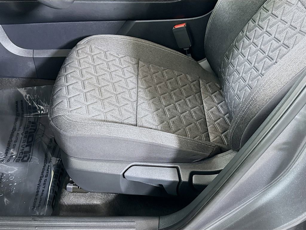 Certified 2025 Nissan Kicks SV image 23