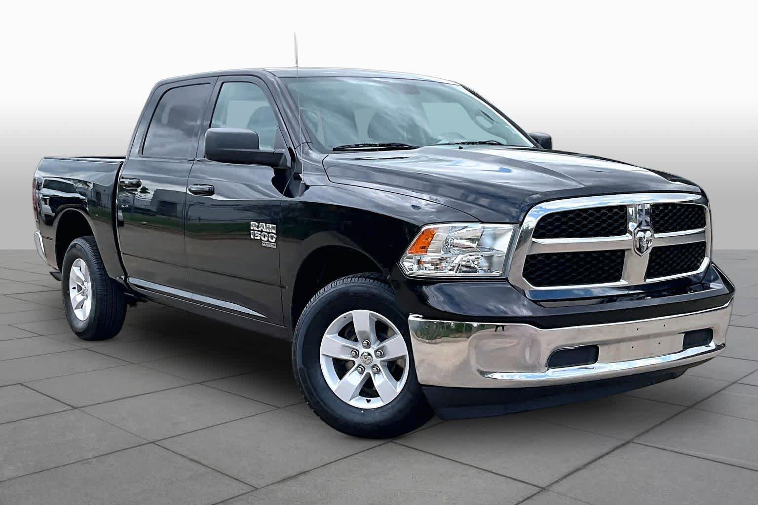 Used 2021 RAM 1500 Classic SLT image 3
