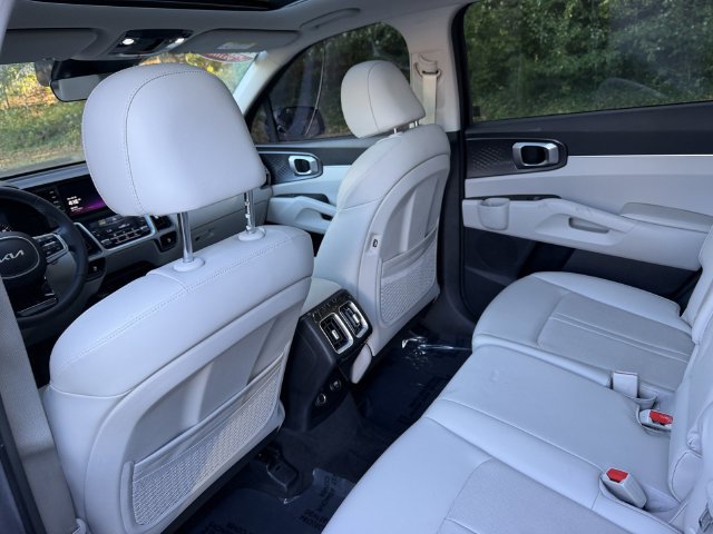 Certified 2023 Kia Sorento S w/ Panoramic Sunroof Package FWD image 25