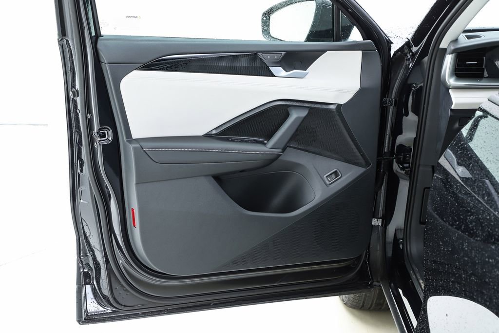 New 2026 Volkswagen Tiguan SE image 18