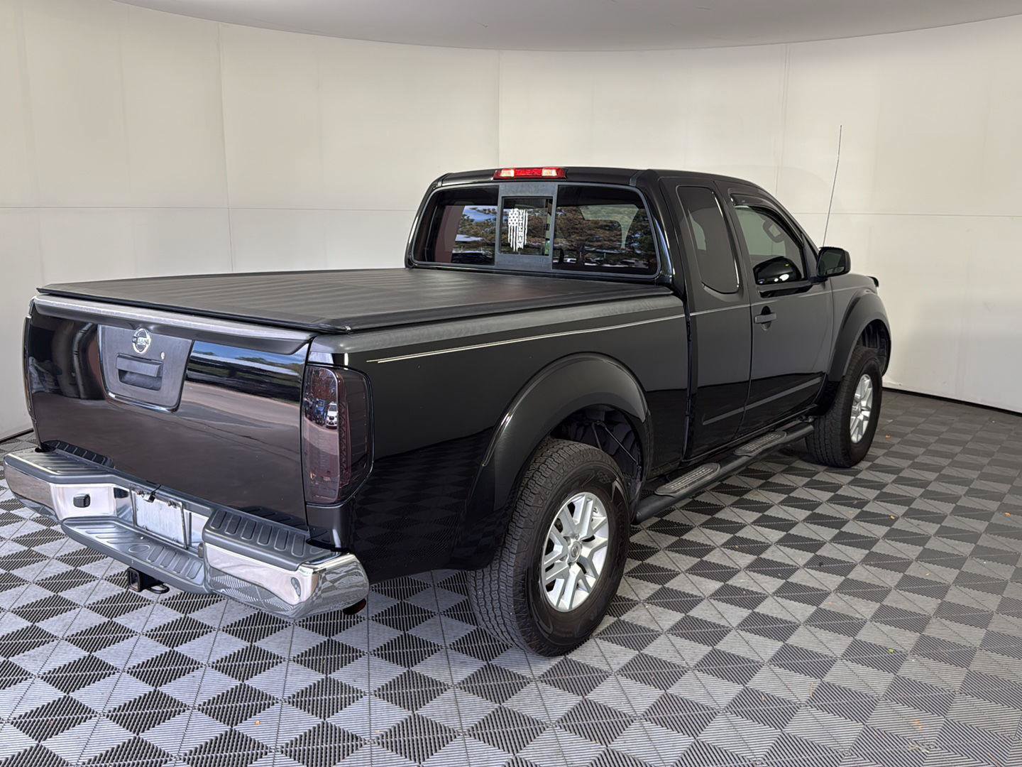 Used 2014 Nissan Frontier SV AWD/4WD image 4