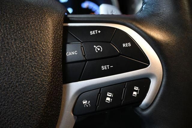 Used 2018 Jeep Grand Cherokee Summit image 19