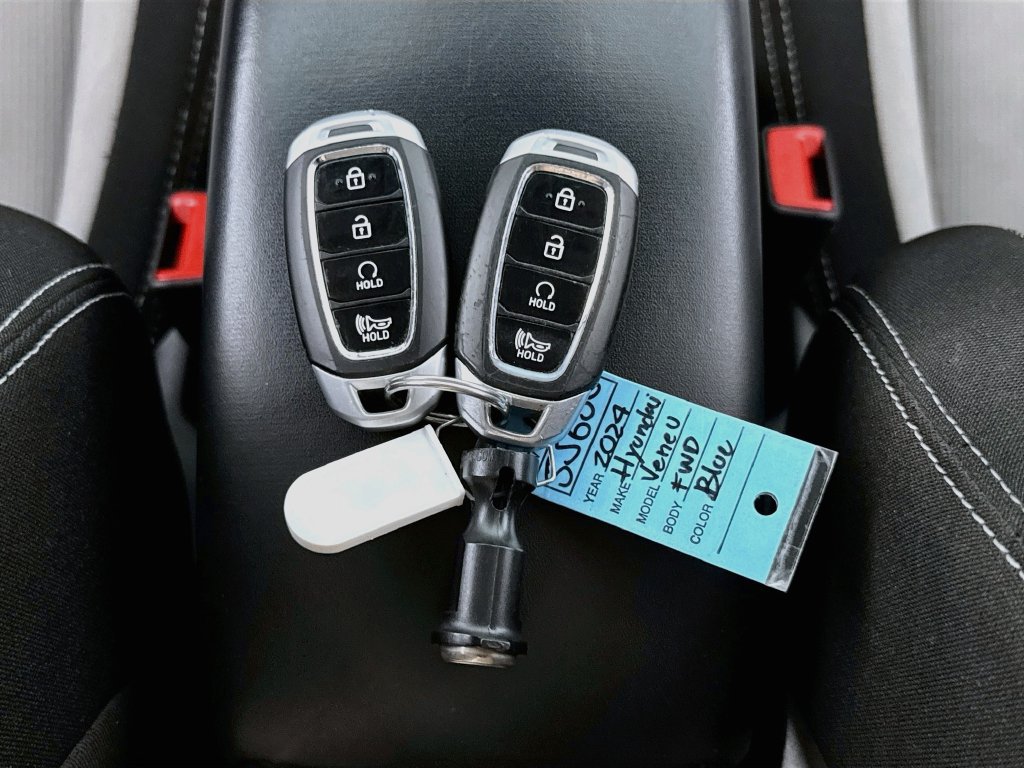 Used 2024 Hyundai Venue SEL FWD image 33