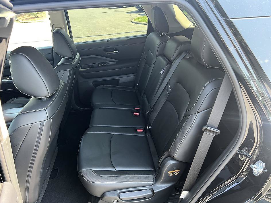 Certified 2025 Nissan Pathfinder SL w/ Cargo Package FWD image 14