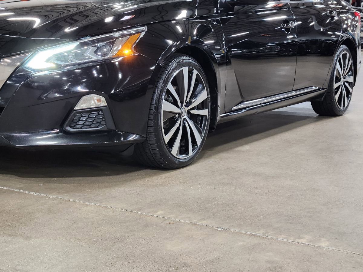 Used 2019 Nissan Altima 2.5 SR FWD image 17