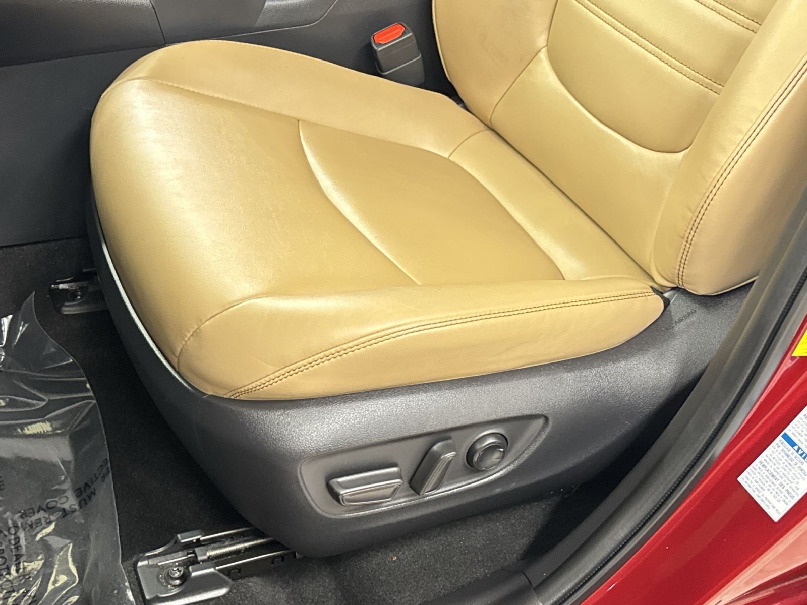 Used 2022 Toyota RAV4 XLE Premium AWD/4WD image 26