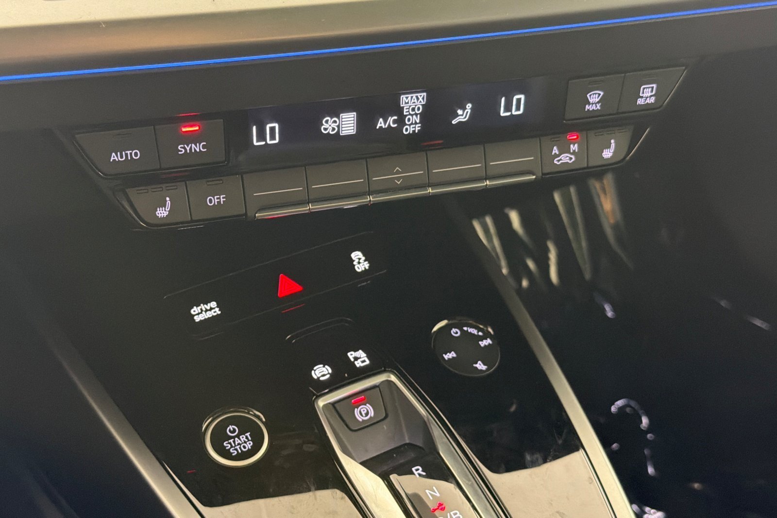 Certified 2024 Audi Q4 e-tron Premium Plus w/ Premium Plus AWD/4WD image 20
