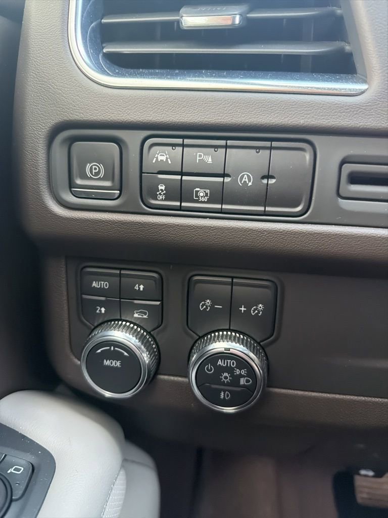 Used 2023 GMC Yukon SLT w/ SLT Luxury Package image 36