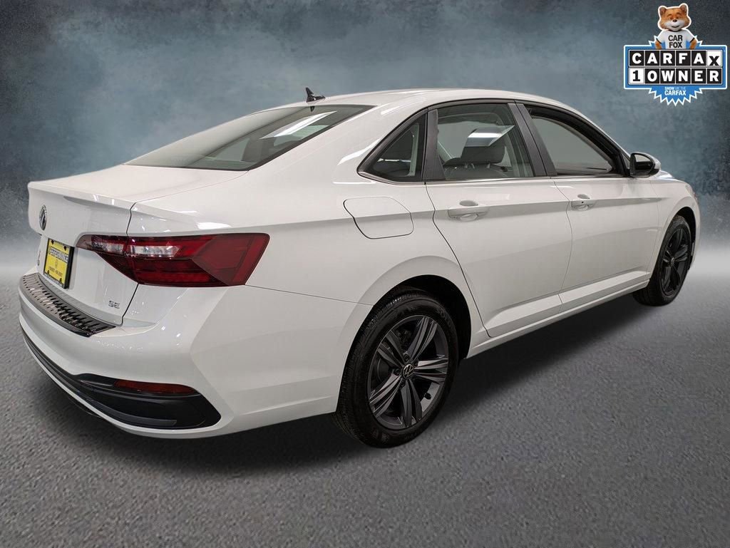 Used 2024 Volkswagen Jetta SE w/ Black Wheel Package image 5