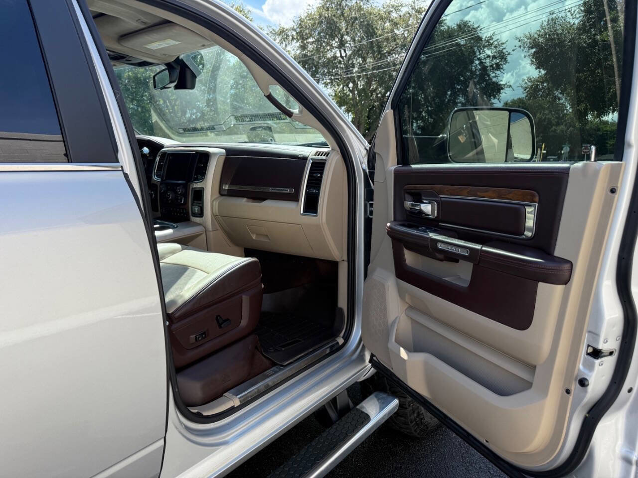 Used 2018 RAM 3500 Laramie Longhorn w/ Max Tow Package image 55