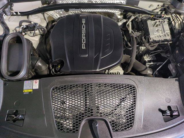 Used 2021 Porsche Macan AWD/4WD image 23