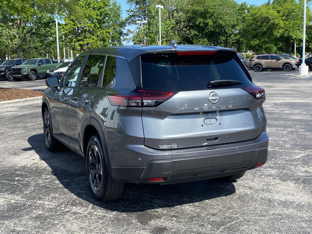 Certified 2026 Nissan Rogue SV AWD/4WD image 9