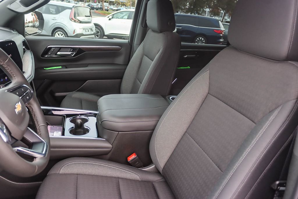 New 2026 Chevrolet Suburban LS image 16