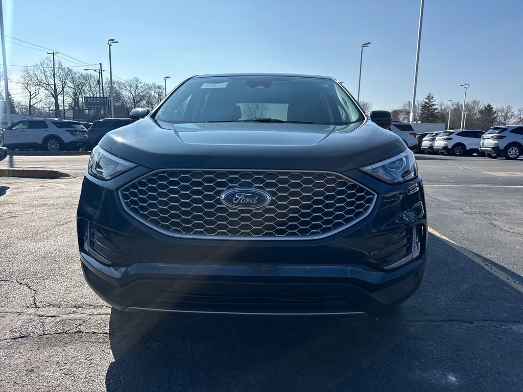 Used 2024 Ford Edge SEL w/ Convenience Package image 3