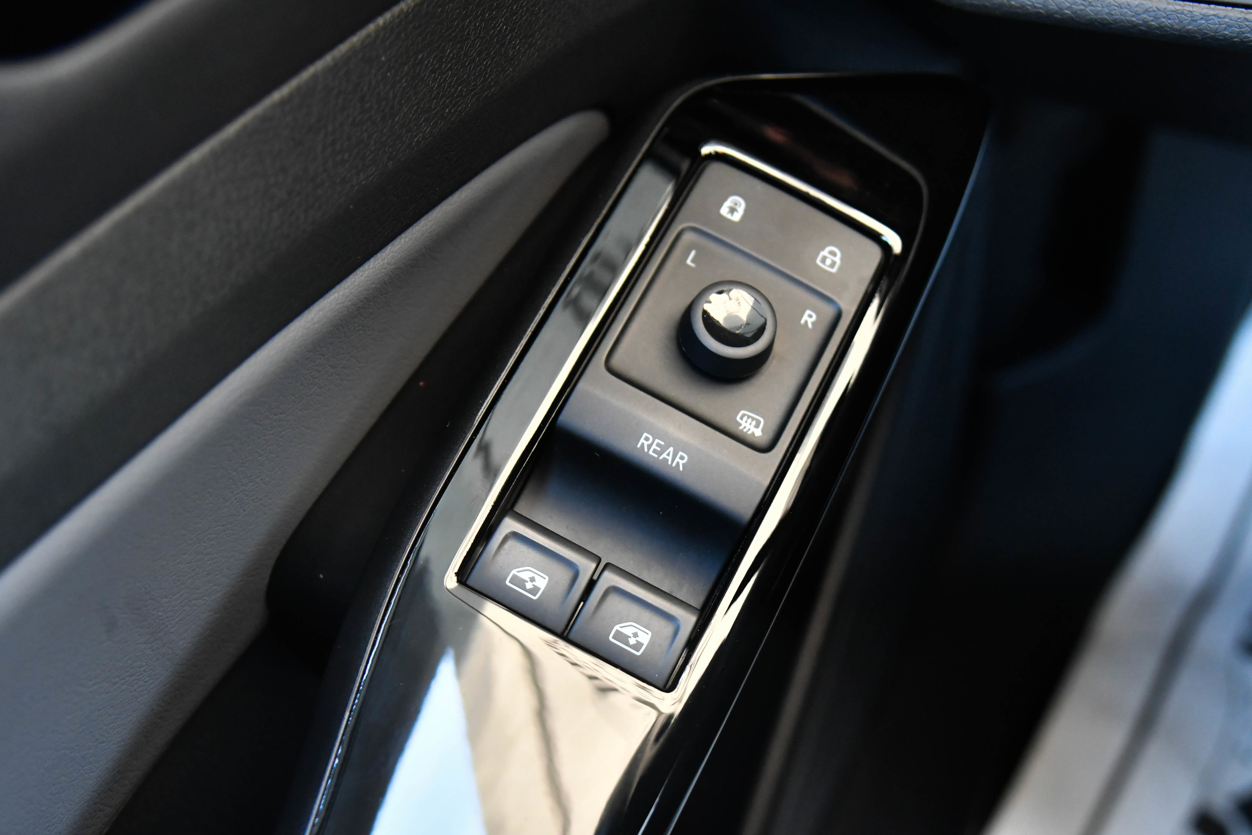 Used 2021 Volkswagen ID.4 Pro image 35