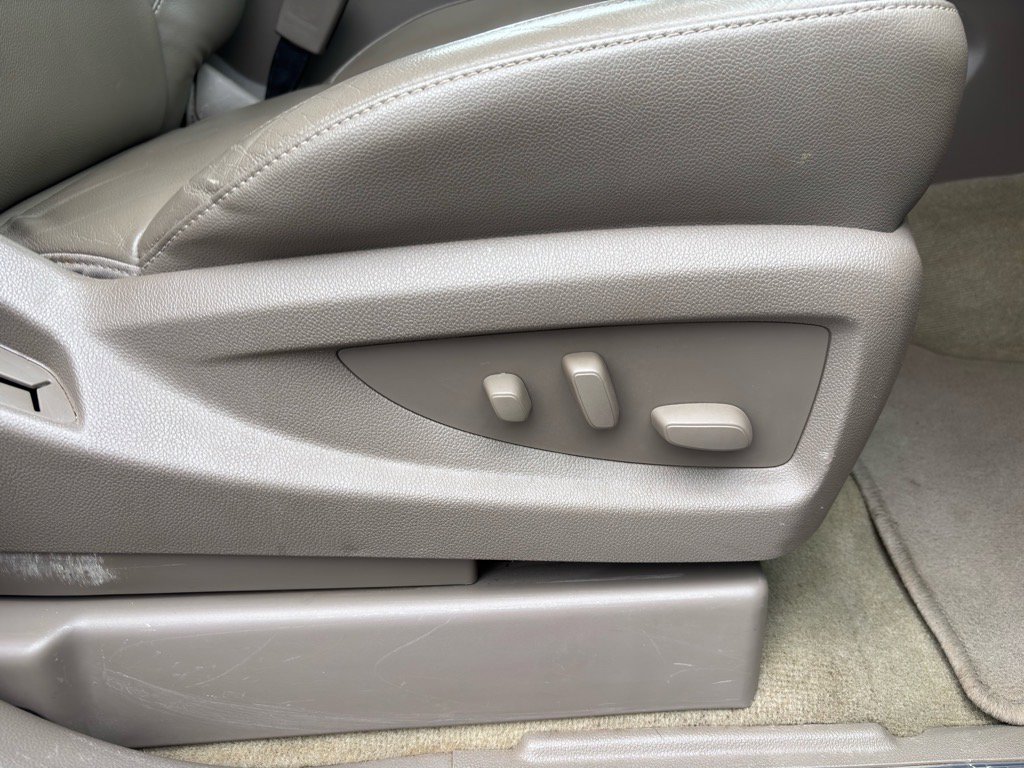 Used 2017 Chevrolet Suburban LT image 22