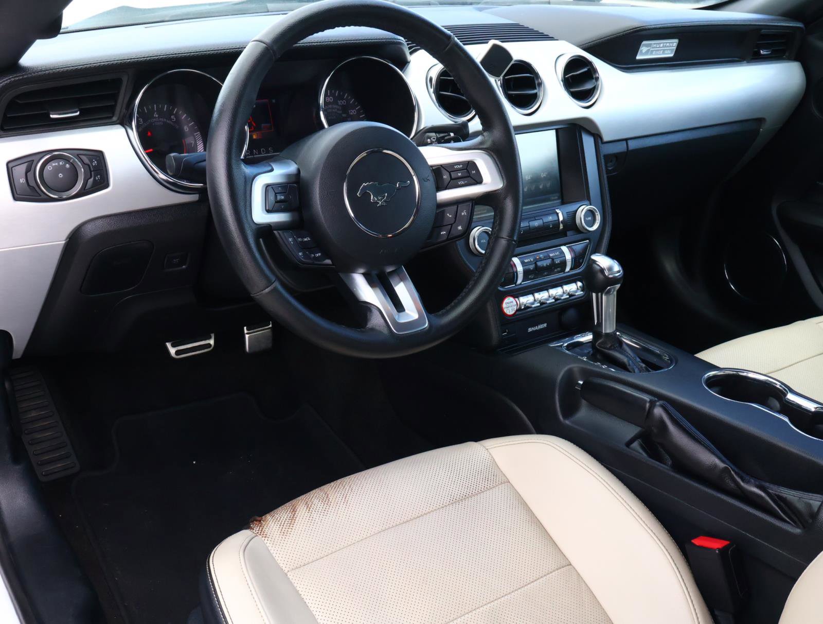 Used 2015 Ford Mustang Premium image 10