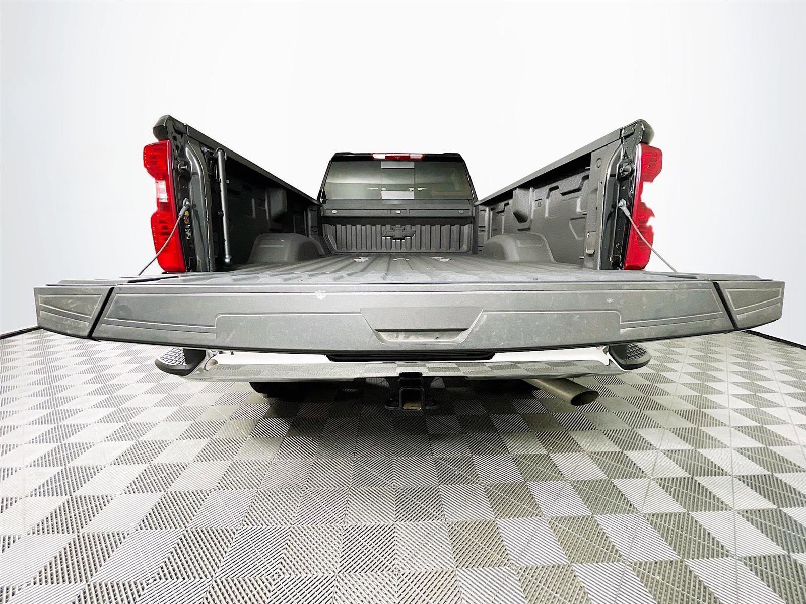 Used 2025 Chevrolet Silverado 2500 LT w/ Safety Package image 29