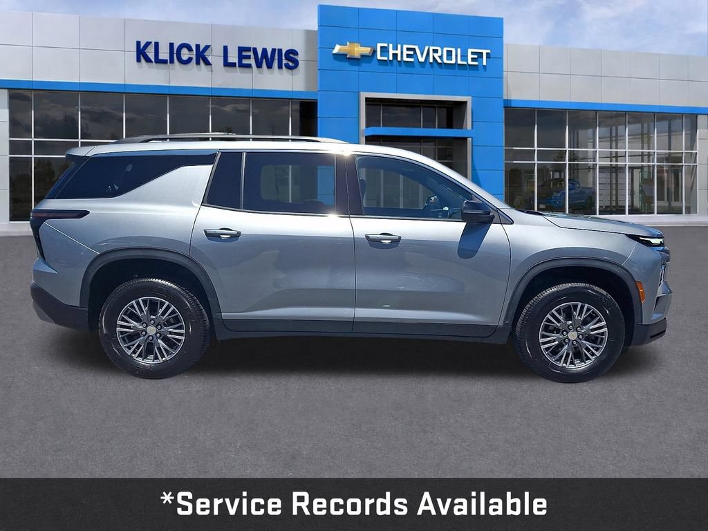 Used 2024 Chevrolet Traverse LT AWD/4WD image 9