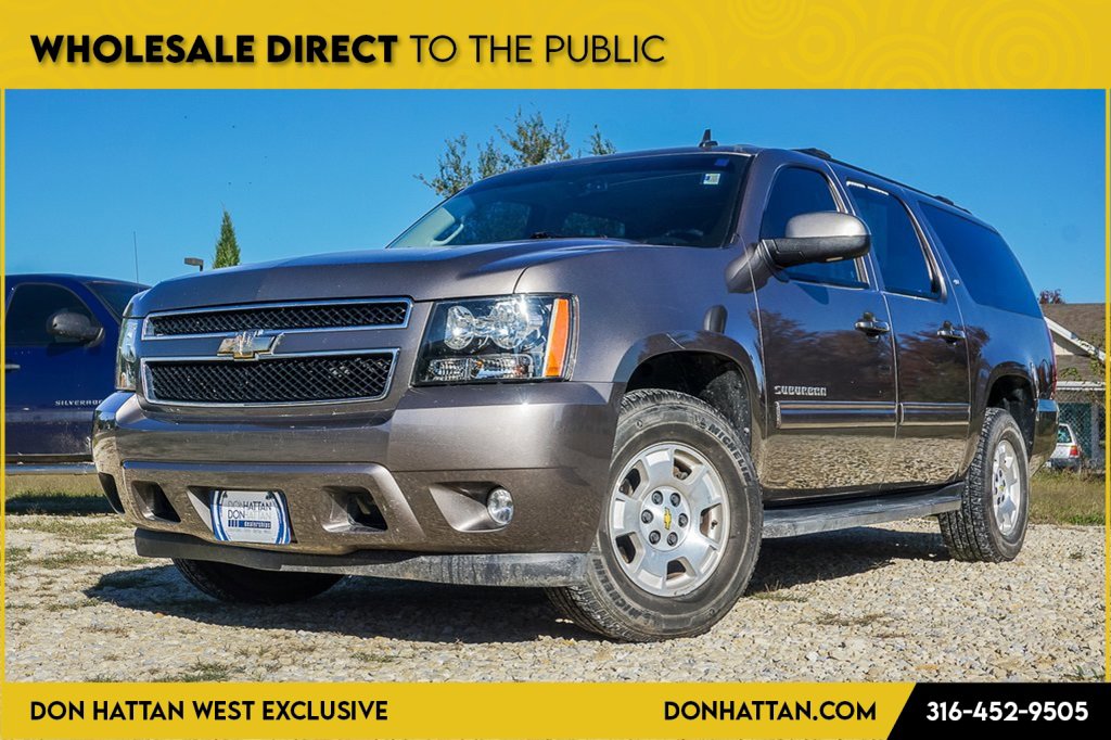 Used 2011 Chevrolet Suburban LT image 1