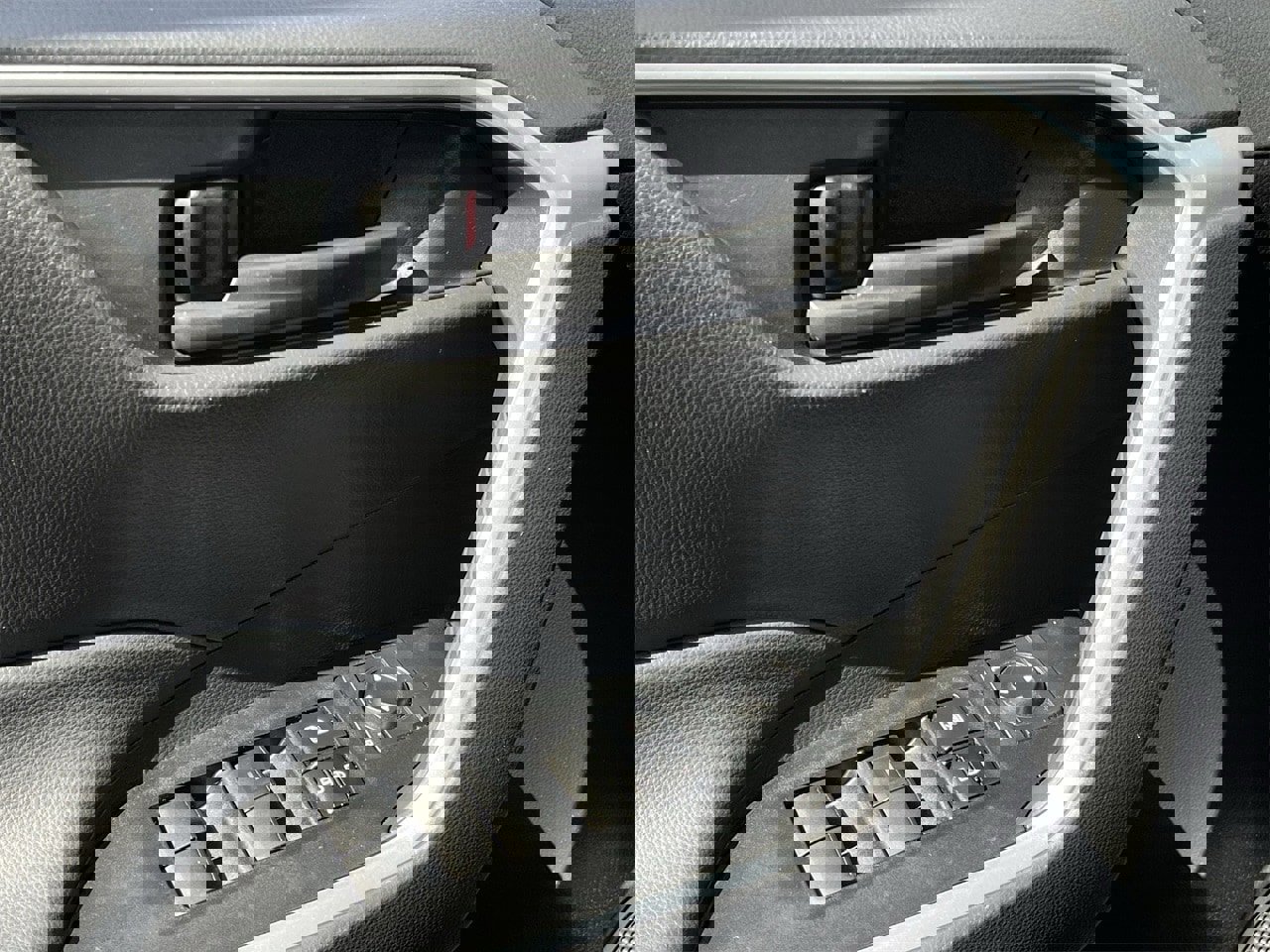 Used 2024 Toyota RAV4 LE image 21