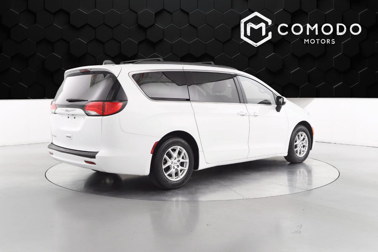 Used 2021 Chrysler Voyager Lxi FWD image 3