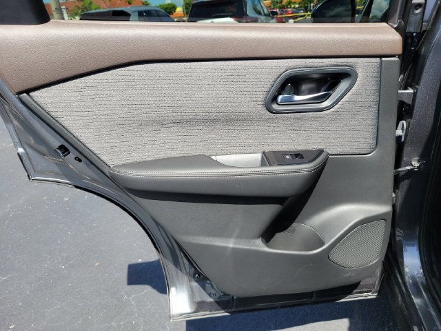 Used 2023 Nissan Rogue SV FWD image 10