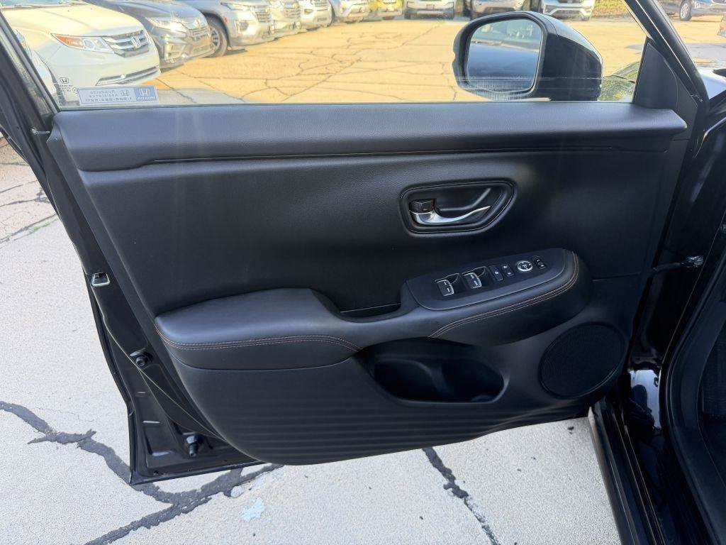 Used 2023 Honda HR-V Sport image 9
