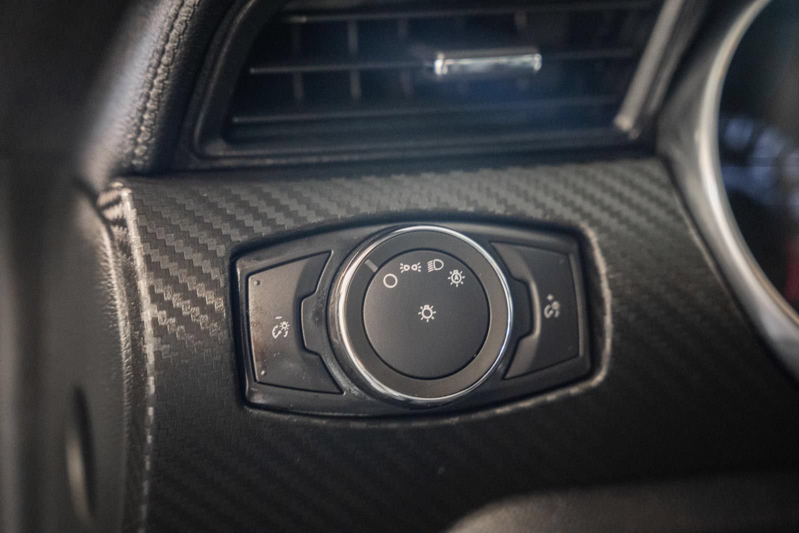 Used 2018 Ford Mustang Coupe RWD image 37