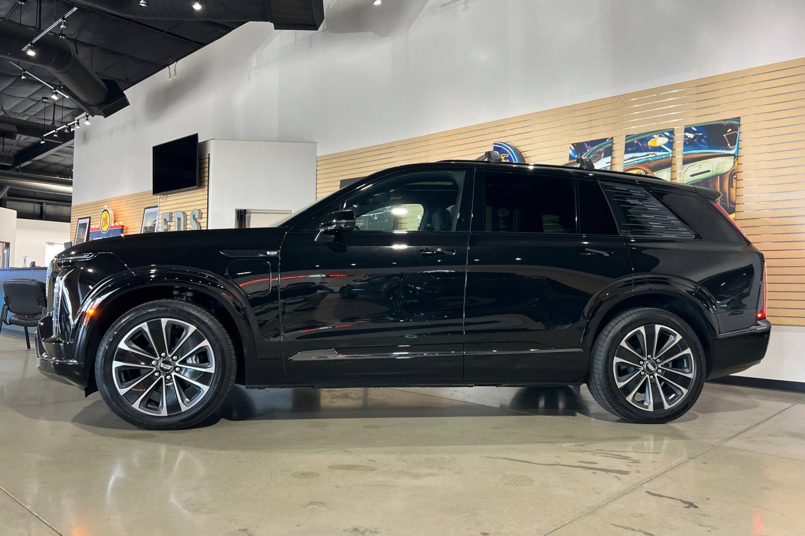 Used 2026 Cadillac Vistiq Sport AWD/4WD image 8