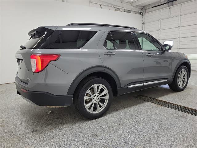 Used 2023 Ford Explorer XLT w/ Equipment Group 202A image 3