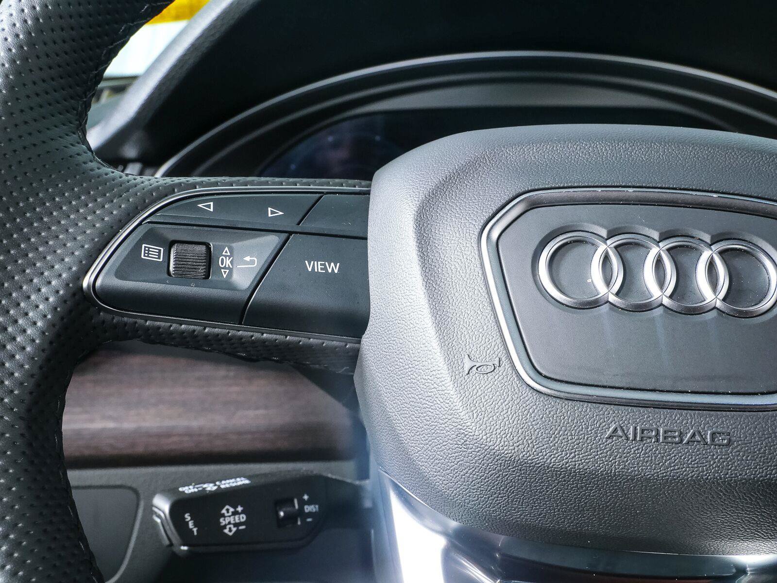 Used 2024 Audi Q5 e Premium Plus w/ Premium Plus Package AWD/4WD image 11
