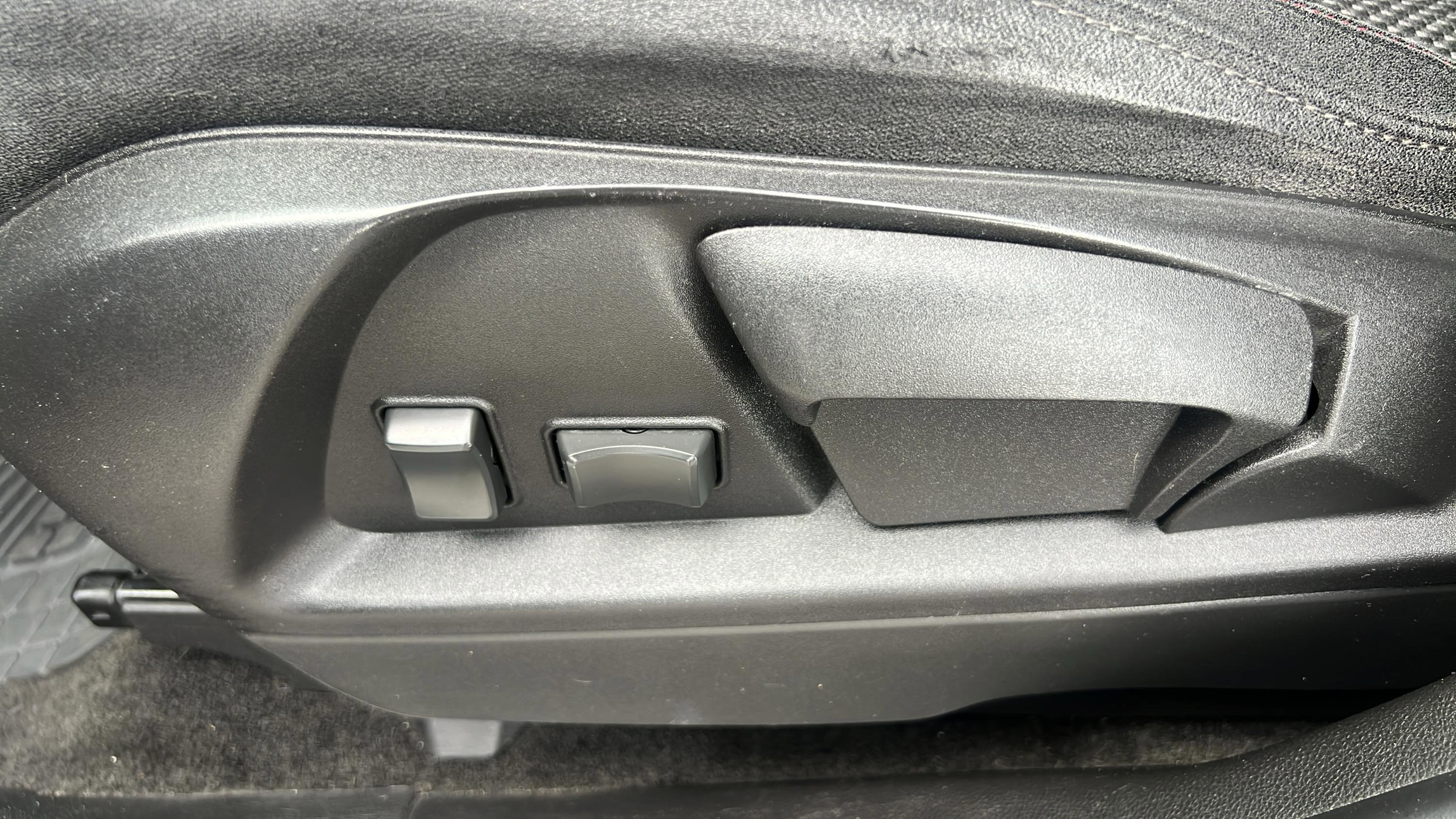 Used 2017 Chevrolet Equinox LS image 18