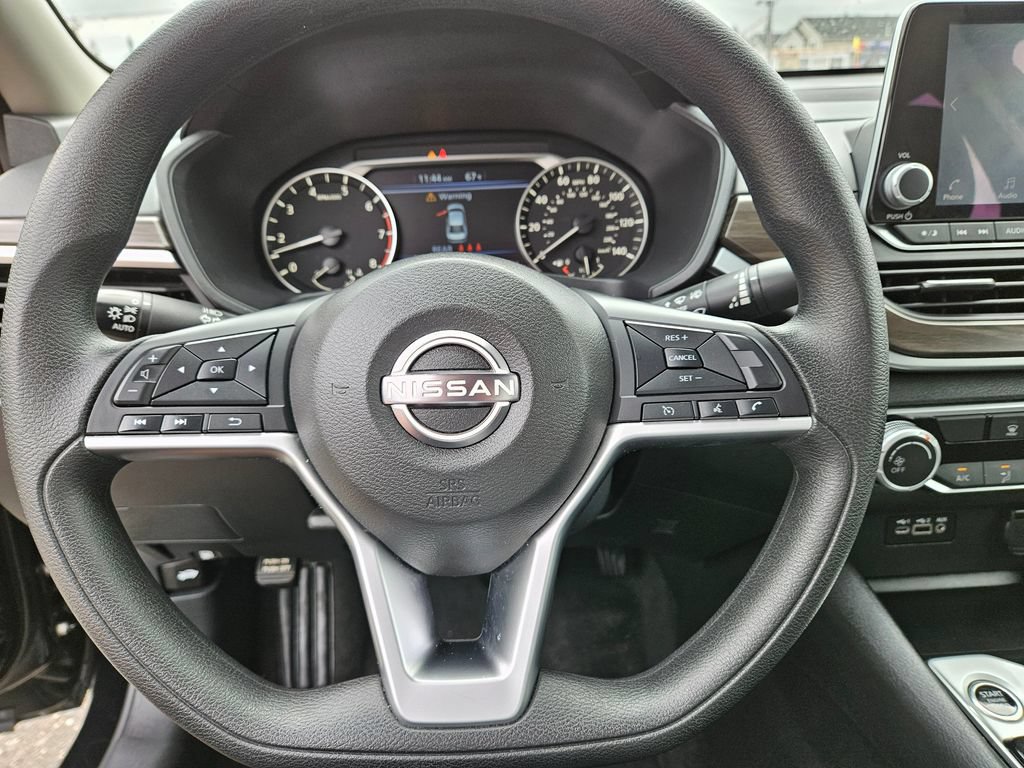Used 2024 Nissan Altima 2.5 SV FWD image 24