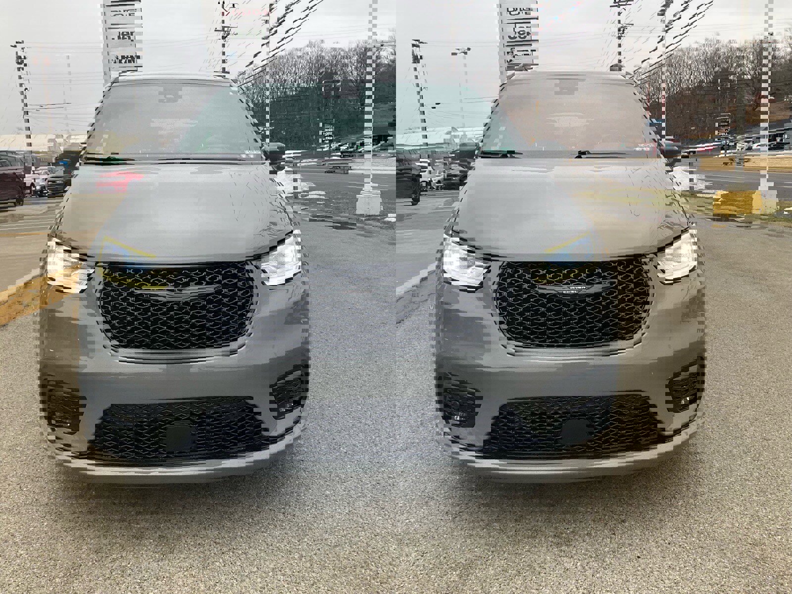 Used 2021 Chrysler Pacifica Touring-L w/ Premium & Safety Sphere Group image 2