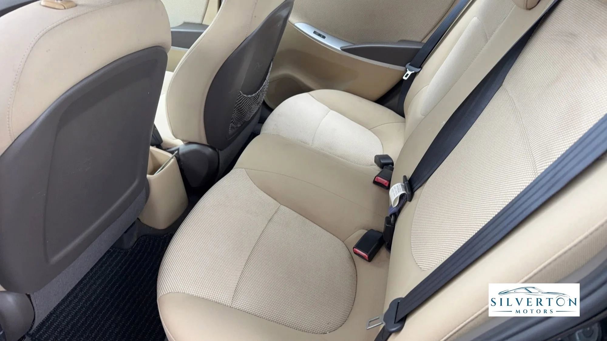 Used 2013 Hyundai Accent GLS FWD image 12