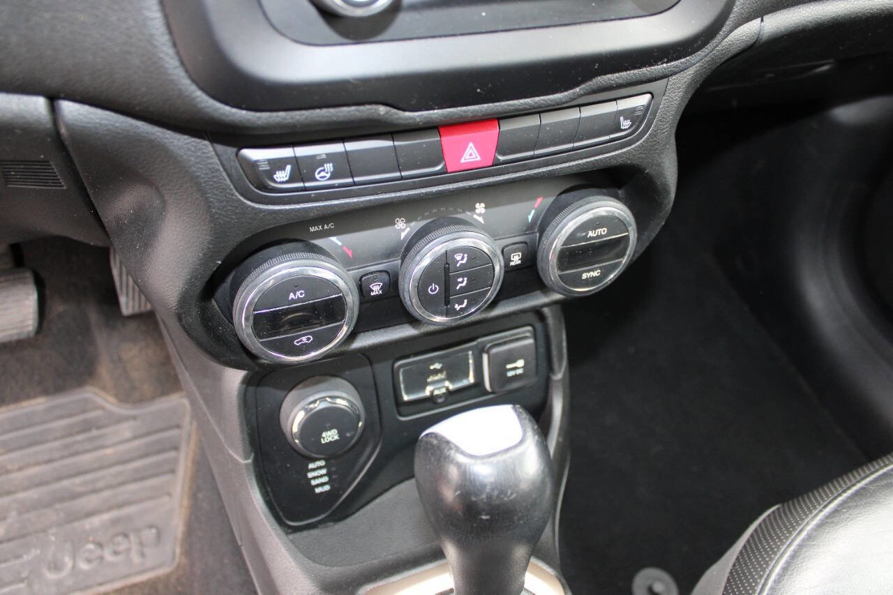 Used 2017 Jeep Renegade Limited image 16