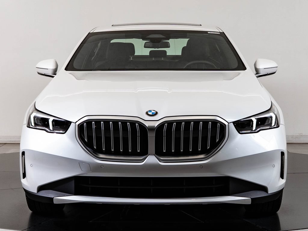 Certified 2025 BMW 530i xDrive AWD/4WD image 2