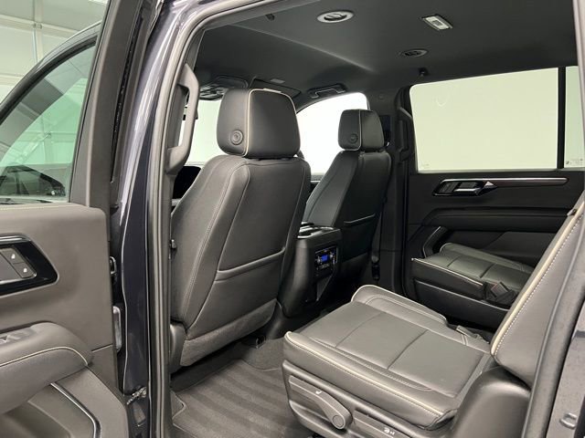 Used 2025 Chevrolet Suburban Premier image 41