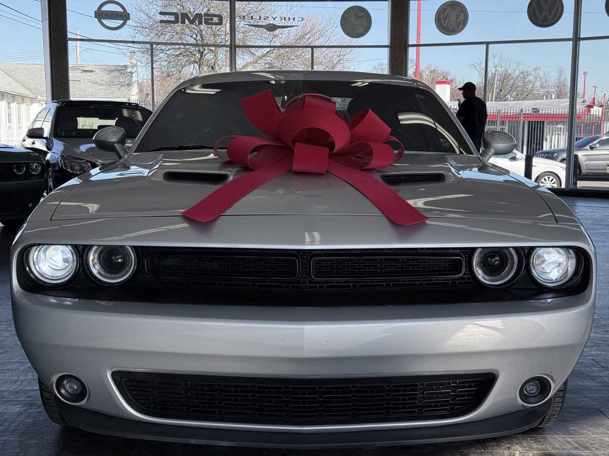 Used 2023 Dodge Challenger SXT w/ Blacktop Package image 4