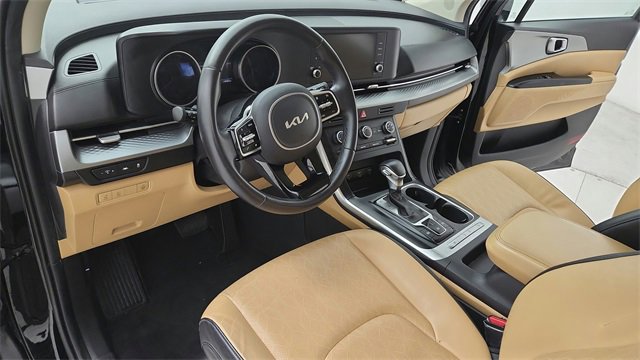 Used 2022 Kia Carnival LX image 17