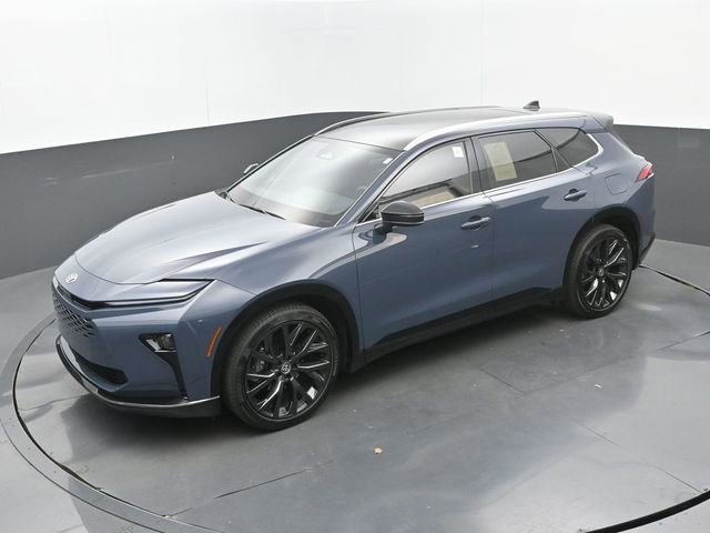 Used 2025 Toyota Crown Signia w/ Advanced Technology Package image 31