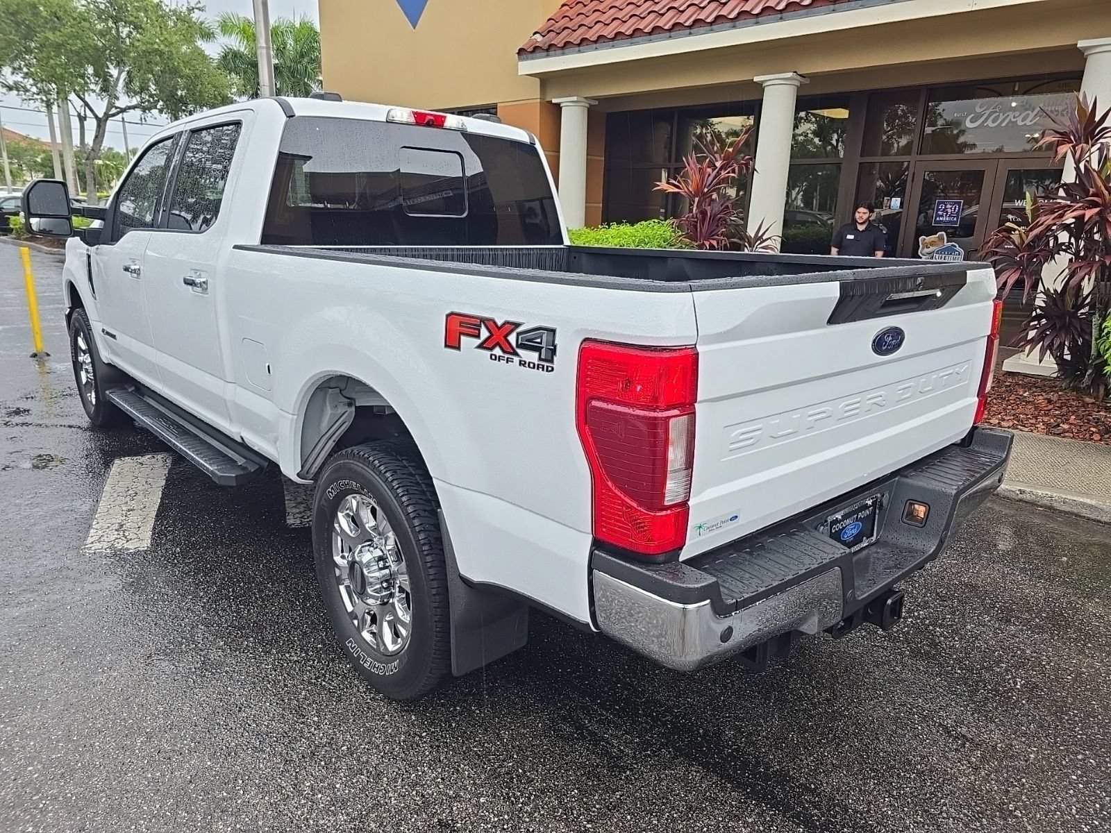 Used 2022 Ford F250 Lariat w/ Lariat Ultimate Package AWD/4WD image 3