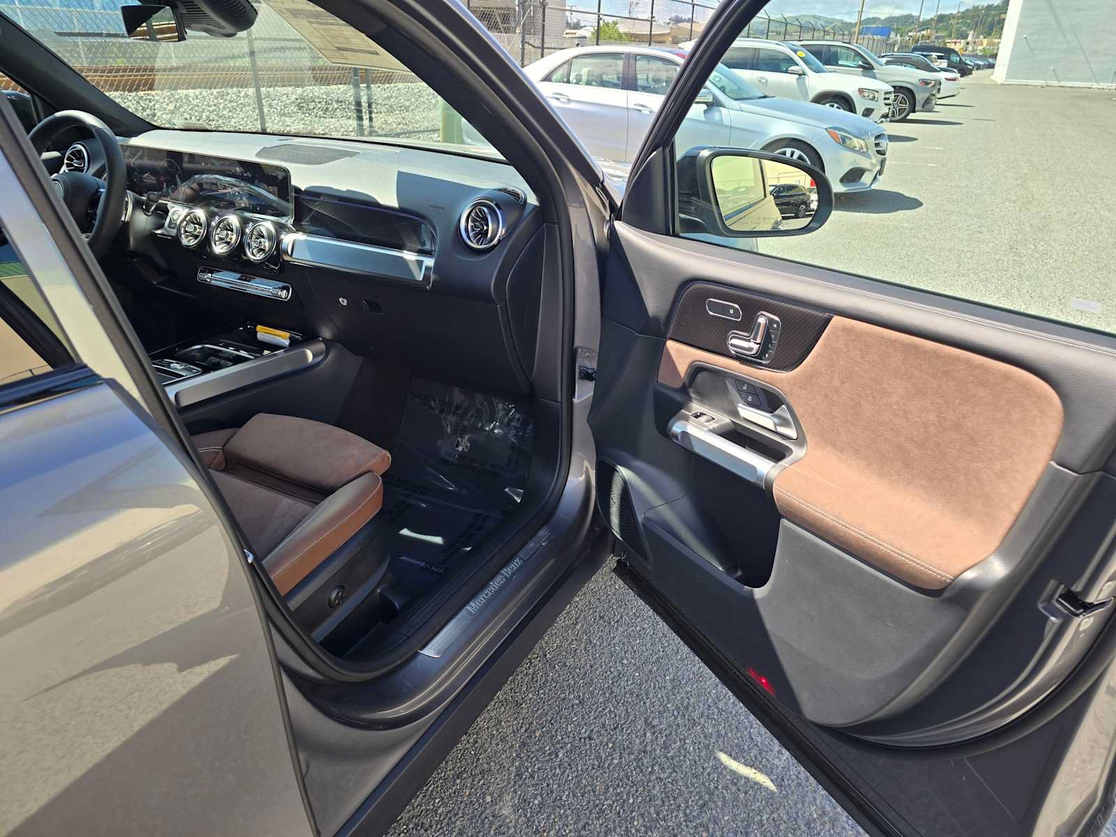 New 2026 Mercedes-Benz GLB 250 4MATIC image 14