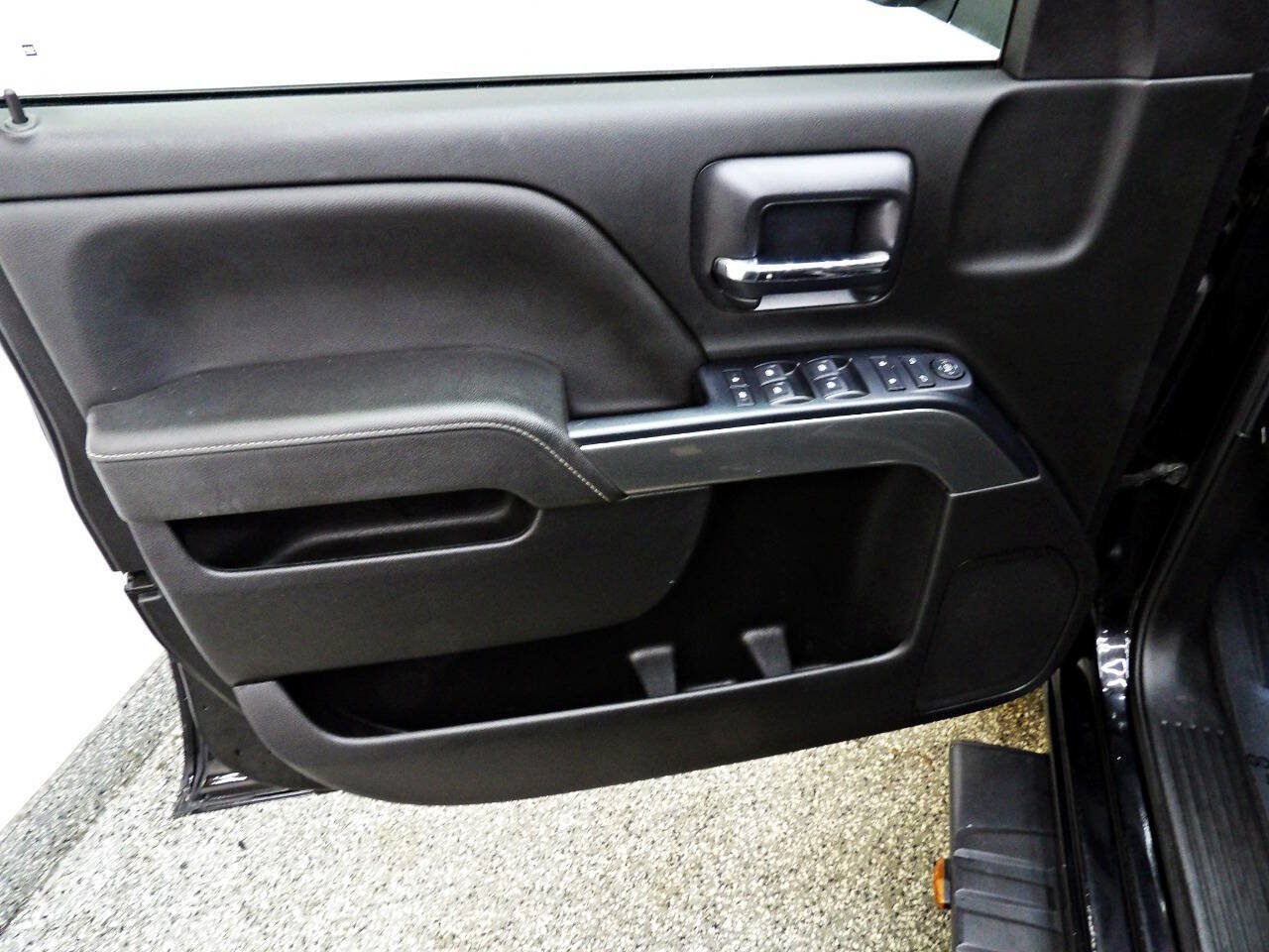 Used 2019 Chevrolet Silverado 1500 LT w/ All Star Edition AWD/4WD image 6