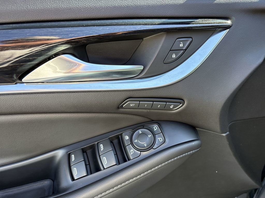 Used 2021 Buick Enclave Avenir w/ Avenir Technology Package image 27