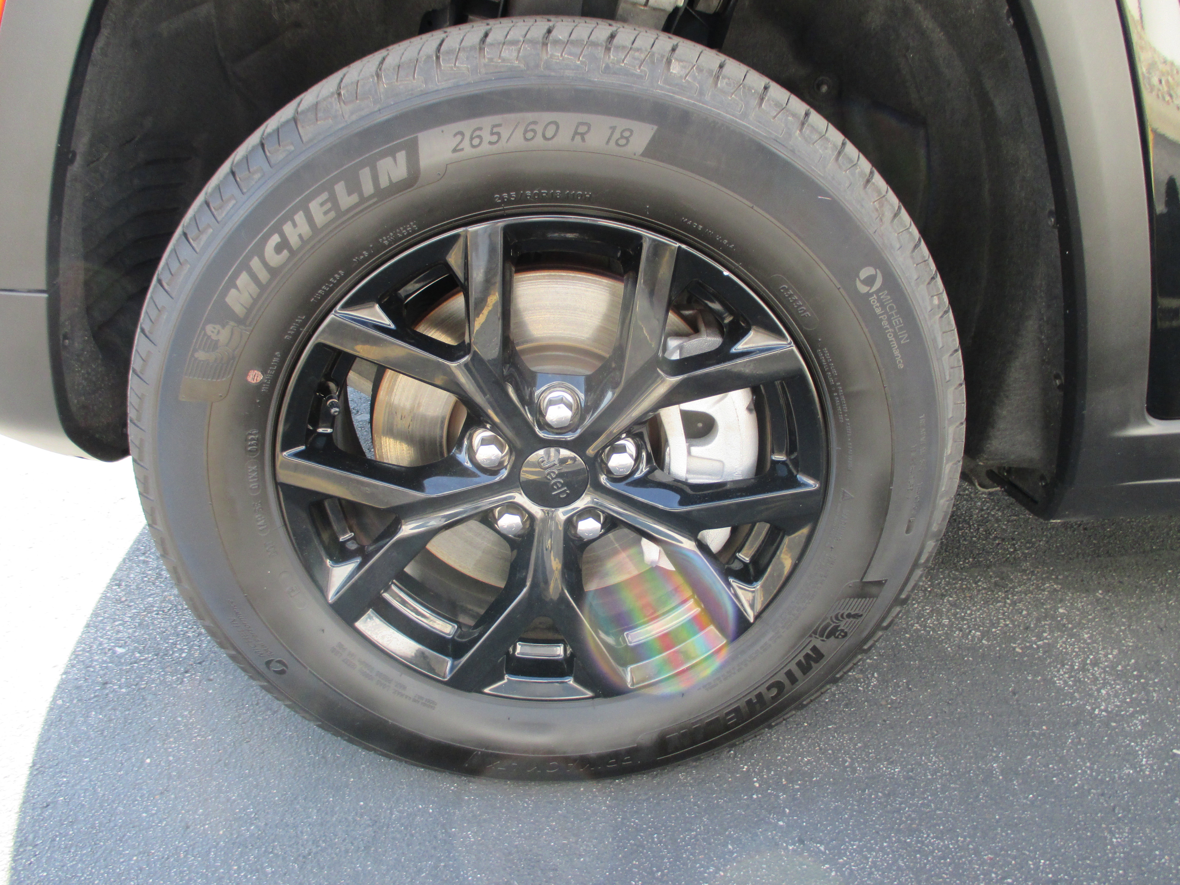 Used 2024 Jeep Grand Cherokee L Laredo image 9
