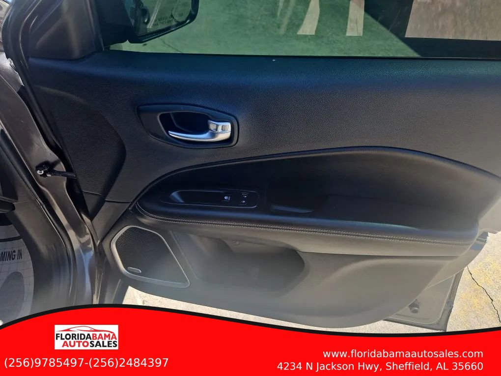 Used 2021 Jeep Compass Latitude w/ Sun and Sound Group FWD image 5