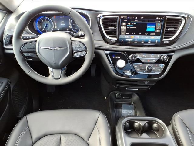 New 2026 Chrysler Pacifica Select w/ S Appearance Package AWD/4WD image 16